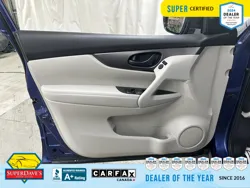 Vehicle photo 16