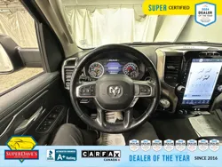 Vehicle photo 23
