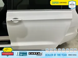 Vehicle photo 19