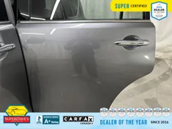 Vehicle photo 19
