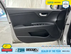 Vehicle photo 16