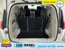 Vehicle photo 30
