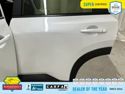 Vehicle photo 19