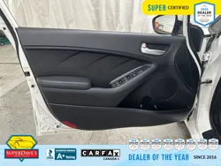 Vehicle photo 16