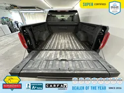 Vehicle photo 30