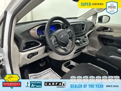 Vehicle photo 17
