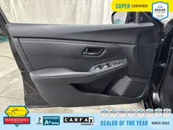 Vehicle photo 16
