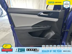 Vehicle photo 16