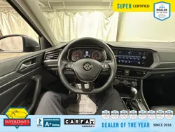 Vehicle photo 23