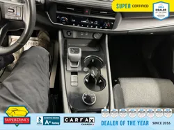 Vehicle photo 30