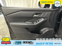 Vehicle photo 16