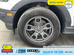 Vehicle photo 11