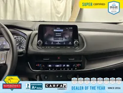 Vehicle photo 25