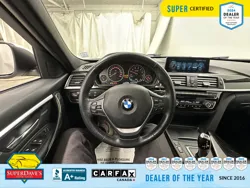 Vehicle photo 23