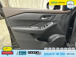 Vehicle photo 16