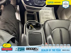 Vehicle photo 30