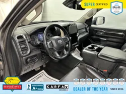Vehicle photo 17