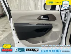 Vehicle photo 16