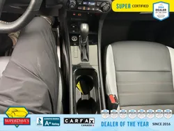 Vehicle photo 30