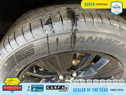 Vehicle photo 17