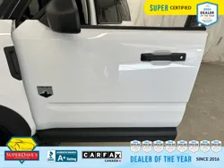 Vehicle photo 15