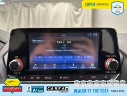 Vehicle photo 25
