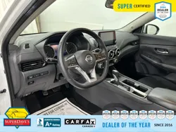 Vehicle photo 16
