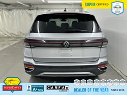Vehicle photo 25