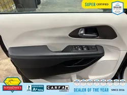 Vehicle photo 14