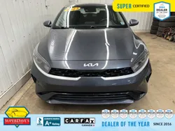 Vehicle photo 16