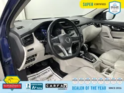 Vehicle photo 17