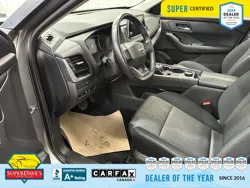 Vehicle photo 11