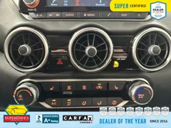 Vehicle photo 28