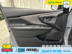 Vehicle photo 16