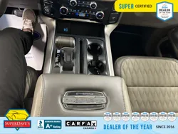 Vehicle photo 30