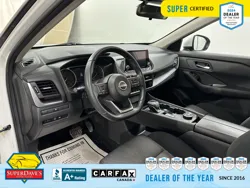 Vehicle photo 17