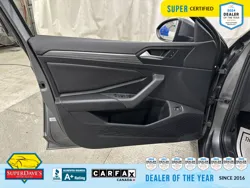 Vehicle photo 16