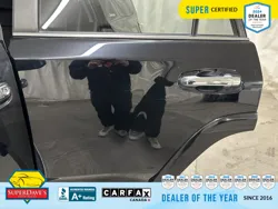 Vehicle photo 18