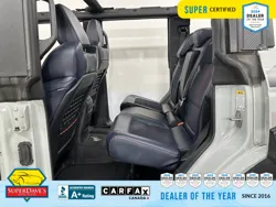 Vehicle photo 15