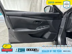 Vehicle photo 15
