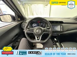 Vehicle photo 23