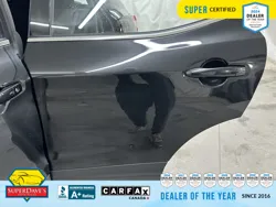 Vehicle photo 19