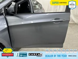 Vehicle photo 15