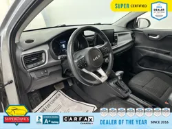 Vehicle photo 17