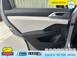 Vehicle photo 21