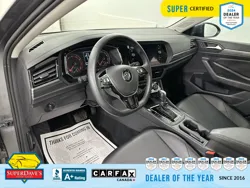 Vehicle photo 17