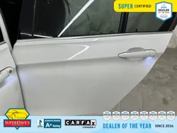 Vehicle photo 19