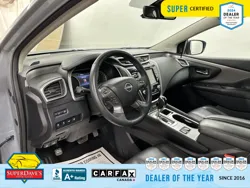 Vehicle photo 17