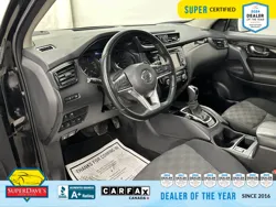 Vehicle photo 17