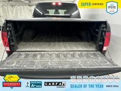 Vehicle photo 30